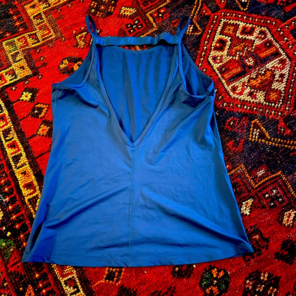 NIKE ATHLETIC TENNIS RUNNING Athletic Top SHIRT… size women’s medium